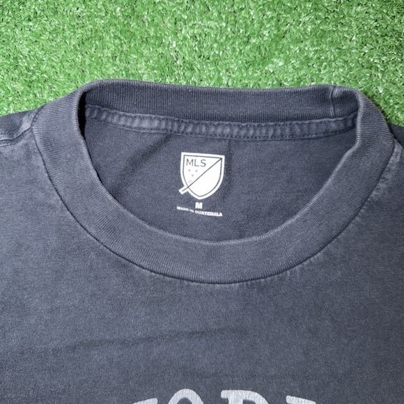 Abercrombie & Fitch New York City FC MLS Soccer T-Shirt Blue Men's Medium - Picture 3 of 6